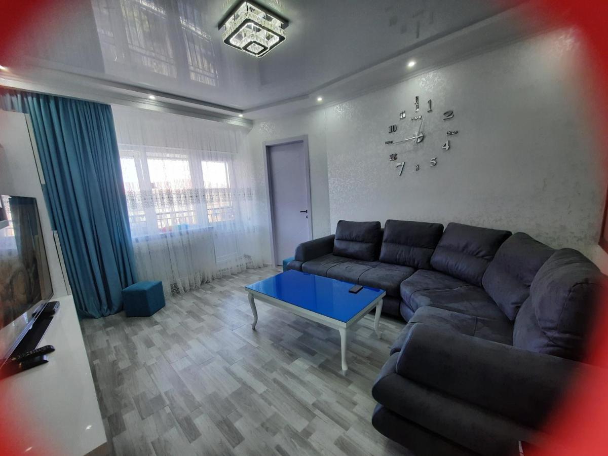 Apartment Desi With Sea View On The Beach In Μπατούμι Εξωτερικό φωτογραφία